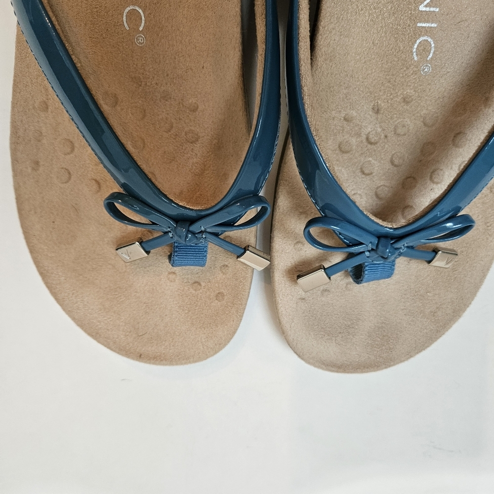 Vionic Sandal Bella Blue Thong Flip Flop Size 6.5 Orthopedic Patent Leather - Picture 8 of 11